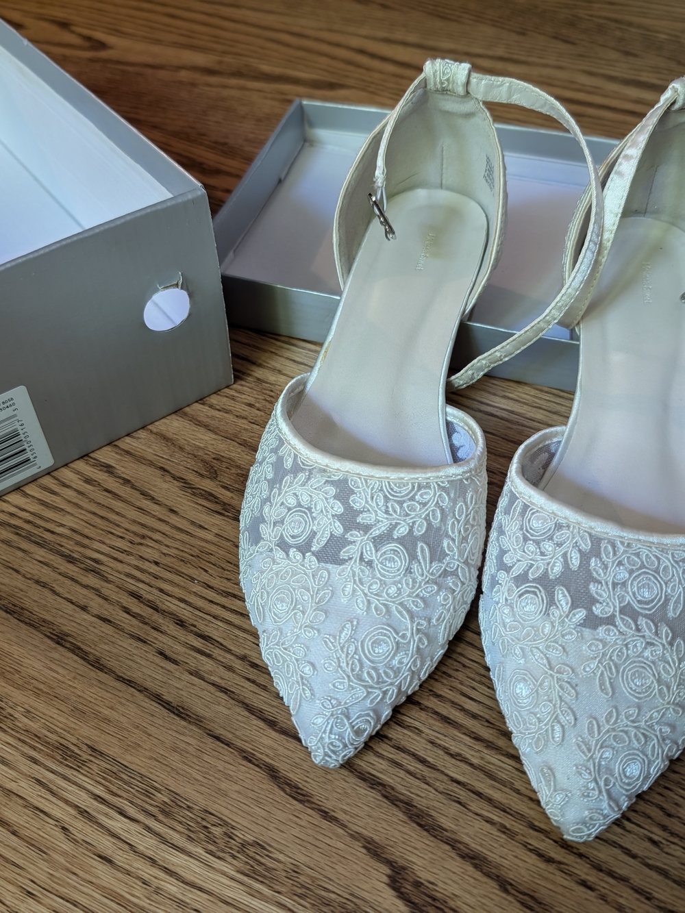 Melissa Sweet / Melody - Embroidered Low-Block Heels With Ankle Strap